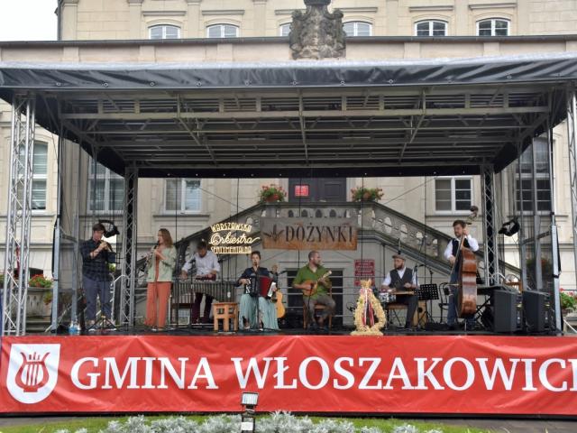 Występ Warszawskiej Orkiestry Sentymentalnej